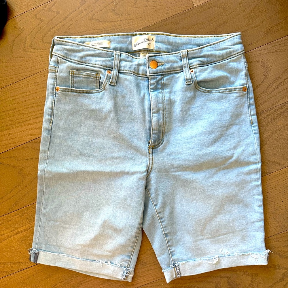 Light Jean Bermuda shorts